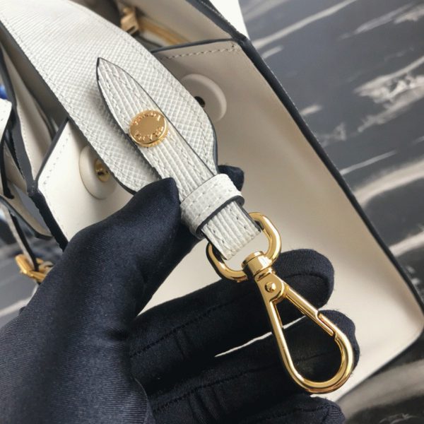 Contrefaçon sac Prada Monochrome petit modèle en blanc – Image 2