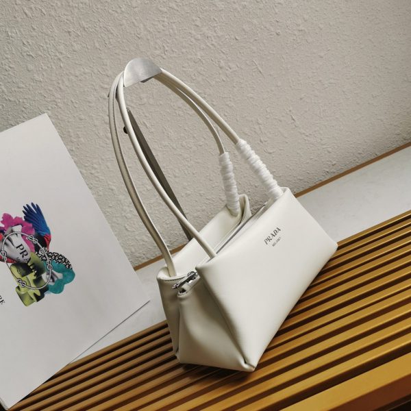 Contrefaçon sac bandoulière Prada Supernova petit modèle en blanc – Image 2