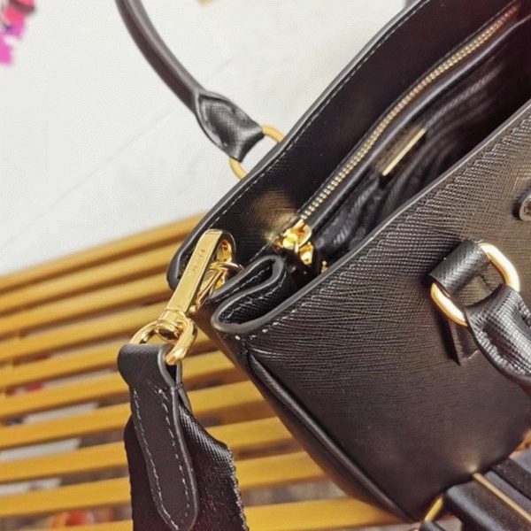 Meilleure réplique du sac Prada Galleria mini format en noir – Image 7