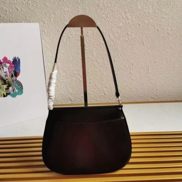 Top réplique sac Prada Cleo avec rabat en noir – Image 8
