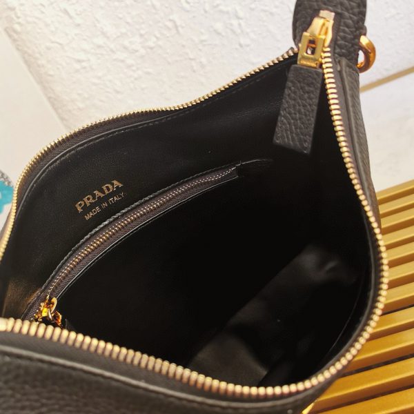 Contrefaçon sac bandoulière Prada en noir – Image 9