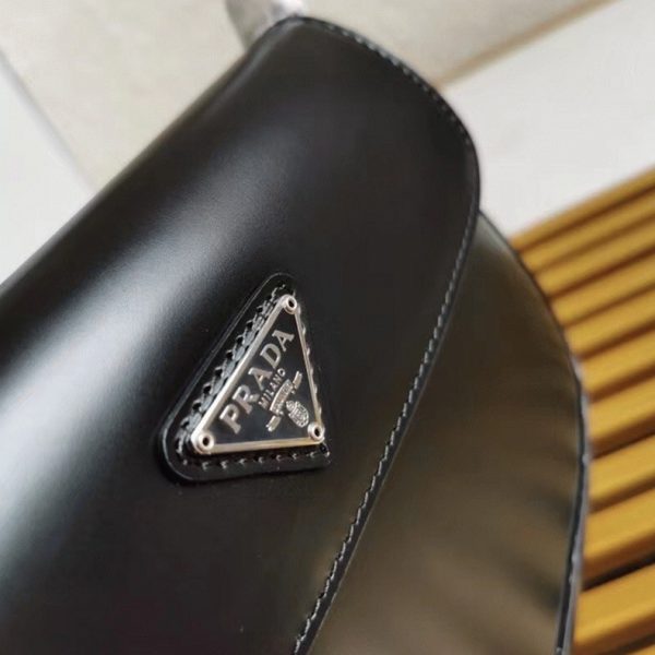 Top réplique sac Prada Cleo avec rabat en noir – Image 6