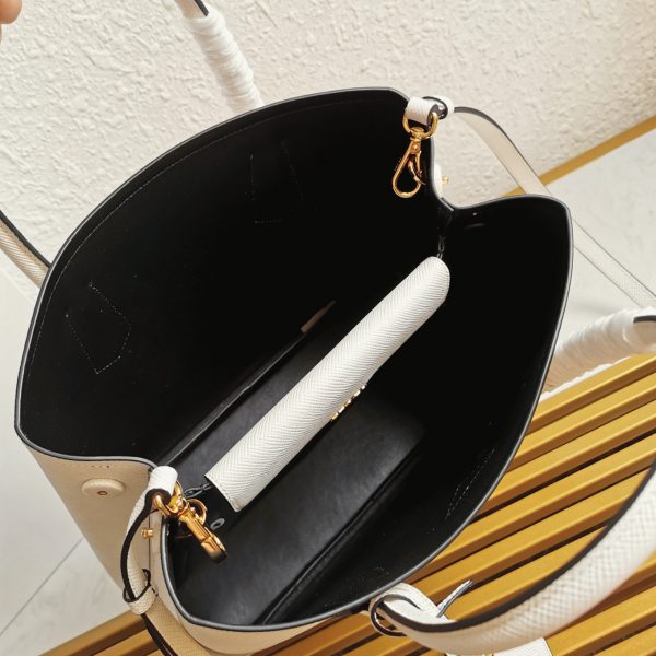 Contrefaçon sac cabas Prada Double Medium en blanc – Image 3