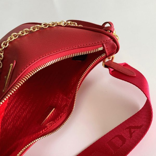Réplique sac bandoulière Prada Re-Edition 2005 en rouge – Image 4