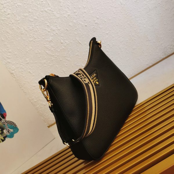 Contrefaçon sac bandoulière Prada en noir – Image 3