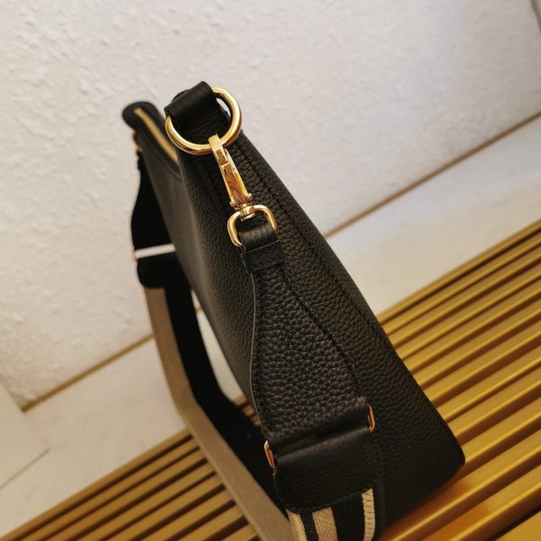 Contrefaçon sac bandoulière Prada en noir – Image 10