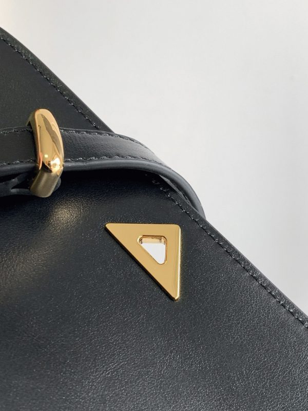Réplique sac bandoulière Prada en noir – Image 9