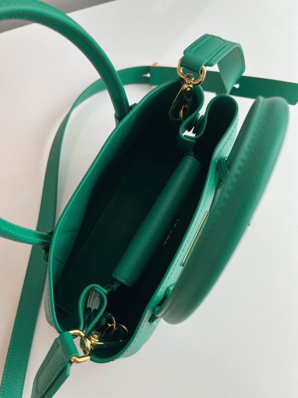 Meilleure réplique sac Prada Double Mini en vert – Image 10
