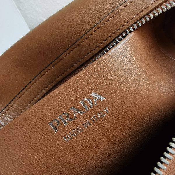 Réplique sac Prada Supernova moyen modèle à poignée en cuir brun – Image 6