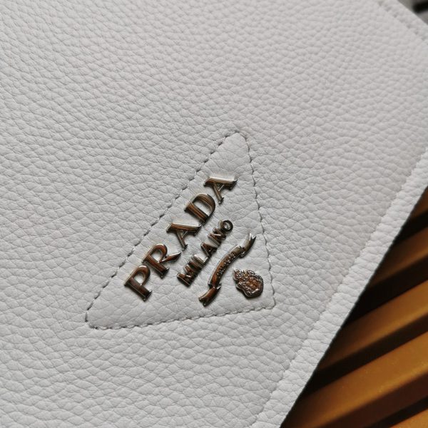 Réplique sac bandoulière à rabat Prada en blanc – Image 4