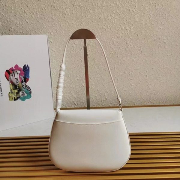 Réplique sac Prada Cleo avec rabat en blanc – Image 2