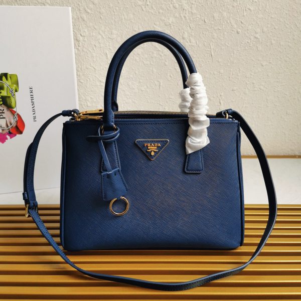 Contrefaçon du sac Prada Galleria moyen format en bleuet – Image 5