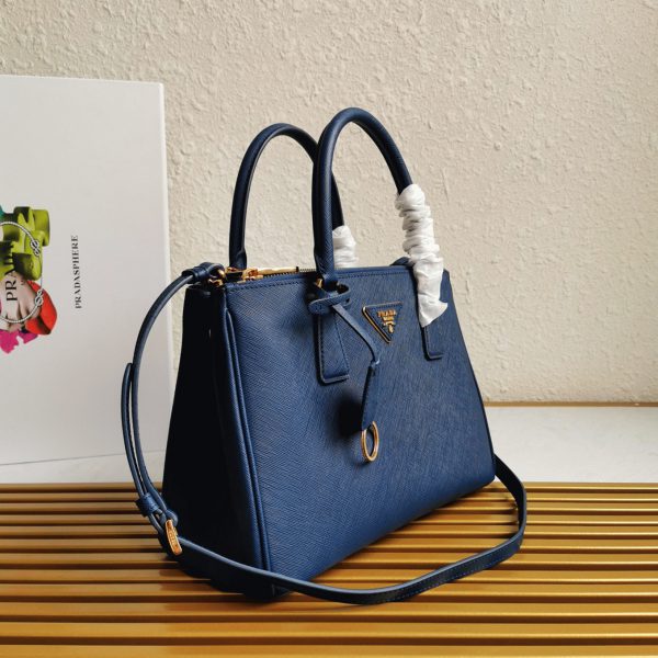 Contrefaçon du sac Prada Galleria moyen format en bleuet – Image 3