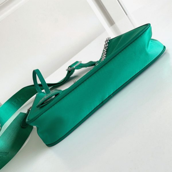 Réplique sac bandoulière Prada Re-Edition en vert – Image 7