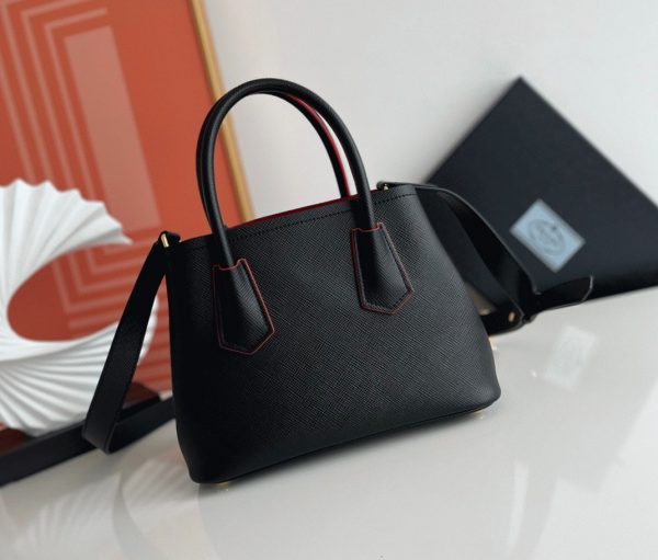 Réplique sac Prada Double Mini en noir – Image 5