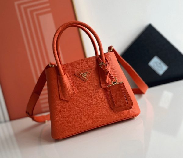 Contrefaçon sac Prada Double Mini en orange – Image 7