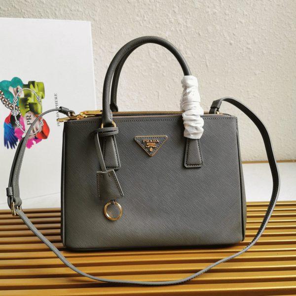 Réplique du sac Prada Galleria moyen format en gris – Image 4