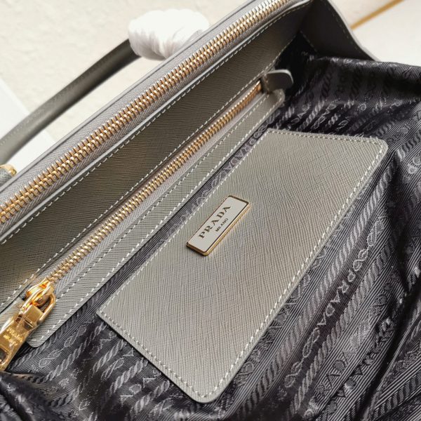 Réplique du sac Prada Galleria moyen format en gris – Image 7