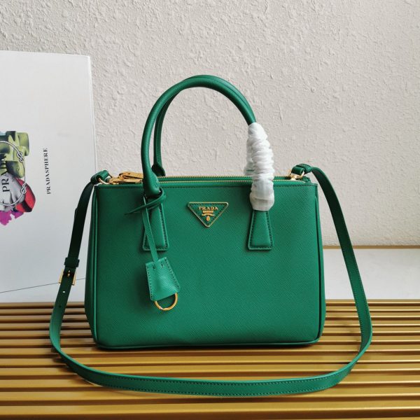 Fausse version du sac Prada Galleria moyen format en mangue – Image 9