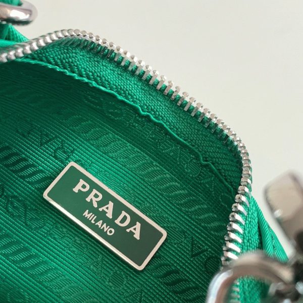 Réplique sac bandoulière Prada Re-Edition en vert – Image 6