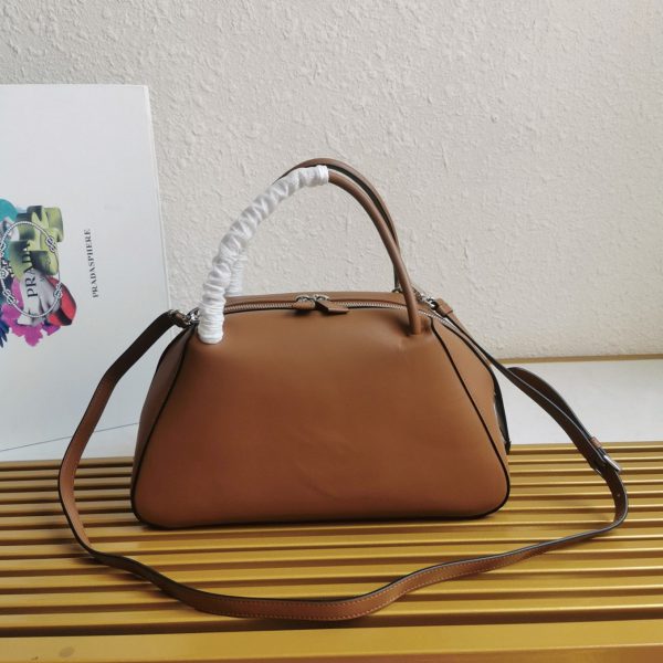 Réplique sac Prada Supernova moyen modèle à poignée en cuir brun – Image 3