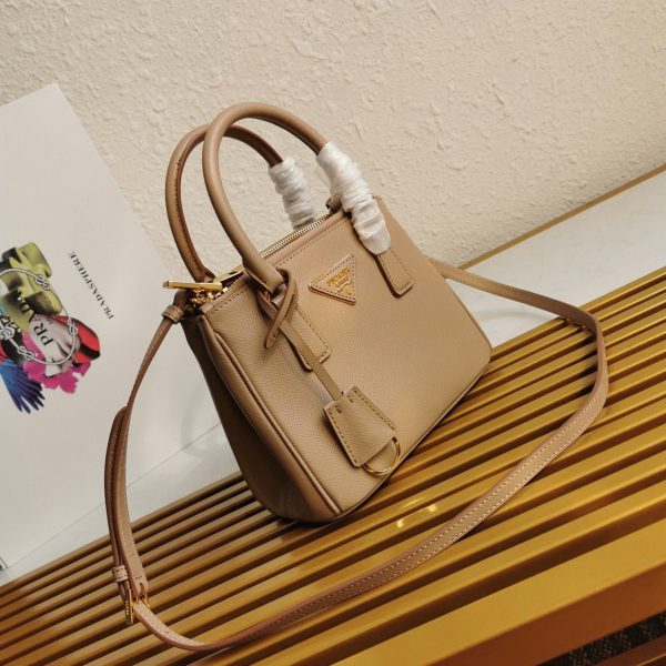 Réplique du sac Prada Mini Galleria en beige – Image 9