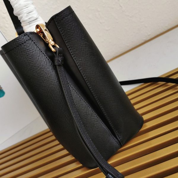 Contrefaçon grand panier Prada en noir – Image 5