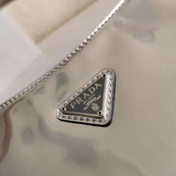 Faux sac Prada Cleo petit modèle en argent – Image 7