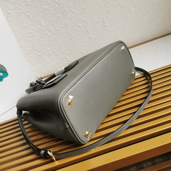 Réplique sac cabas Prada Double Medium en gris – Image 10