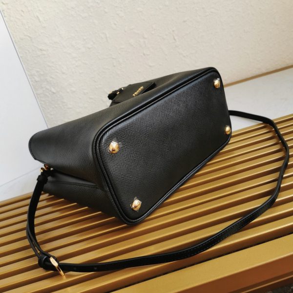 Contrefaçon grand panier Prada en noir – Image 4