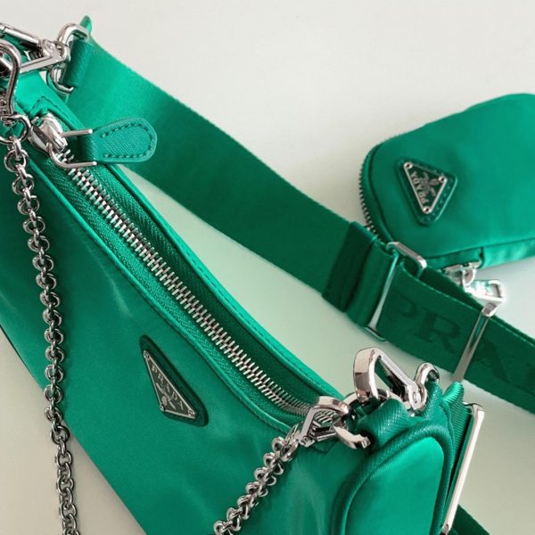 Réplique sac bandoulière Prada Re-Edition en vert – Image 3