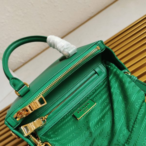 Contrefaçon du sac Prada Mini Galleria en vert – Image 6