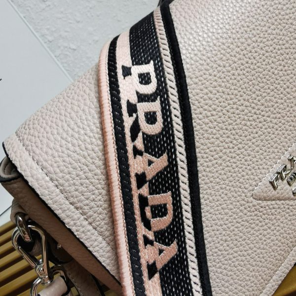 Réplique sac bandoulière à rabat Prada en rose clair – Image 5