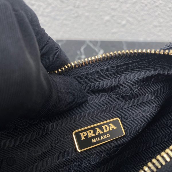 Réplique sac bandoulière Prada Re-Edition en noir – Image 3