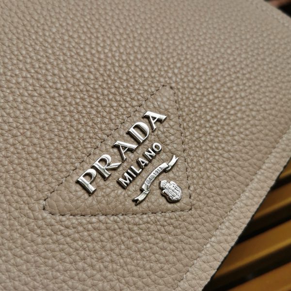 Réplique sac bandoulière à rabat Prada en rose clair – Image 4