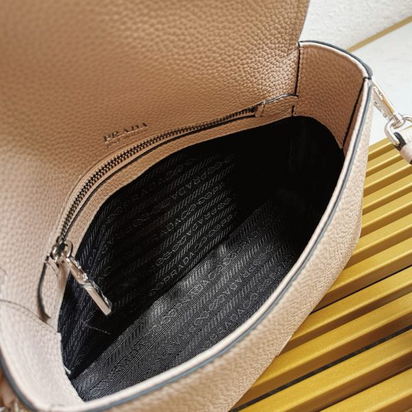 Réplique sac bandoulière à rabat Prada en rose clair – Image 3