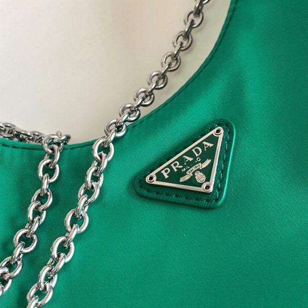 Réplique sac bandoulière Prada Re-Edition en vert – Image 2