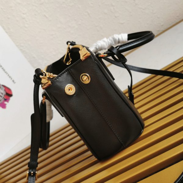 Meilleure réplique du sac Prada Mini Galleria en noir – Image 6