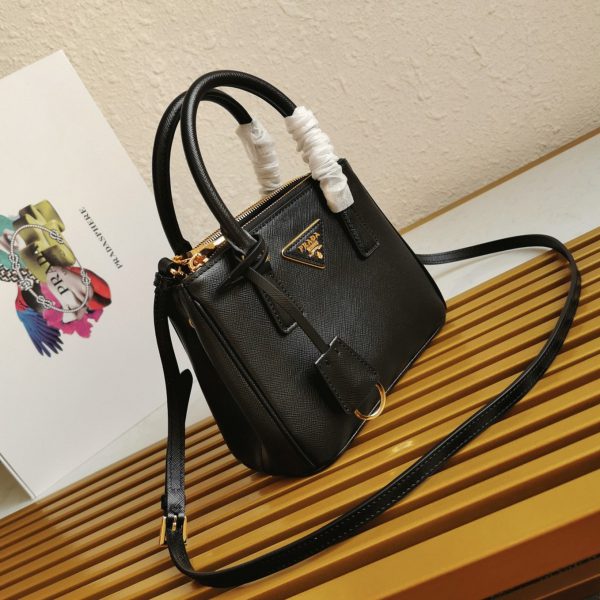 Meilleure réplique du sac Prada Mini Galleria en noir – Image 4