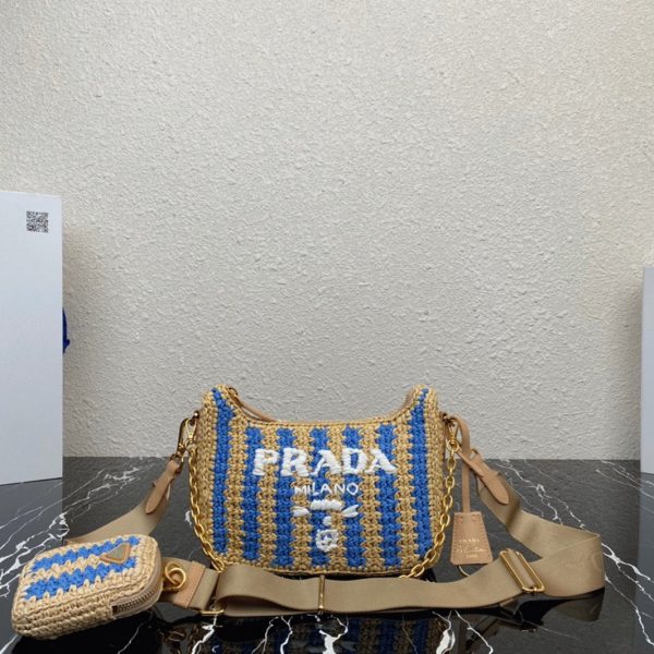 Faux sac Prada Re-Edition en rayures beige et bleu – Image 10