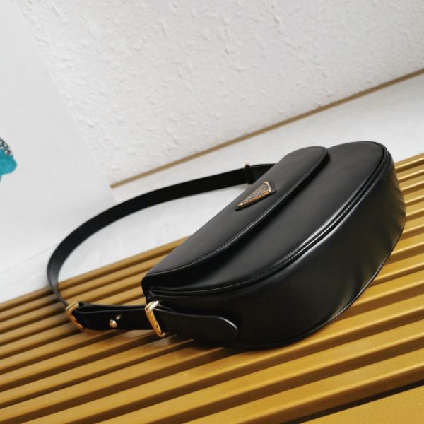 Réplique sac bandoulière Prada Arque avec rabat en noir – Image 2
