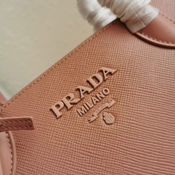 Réplique du sac Prada Monochrome petit format en rose – Image 3