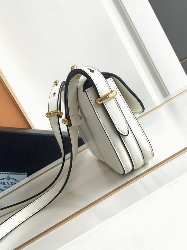 Faux sac bandoulière Prada en blanc – Image 10