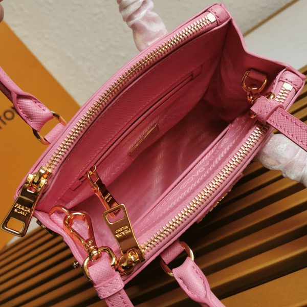Fausse version du sac Prada Mini Galleria en rose – Image 5