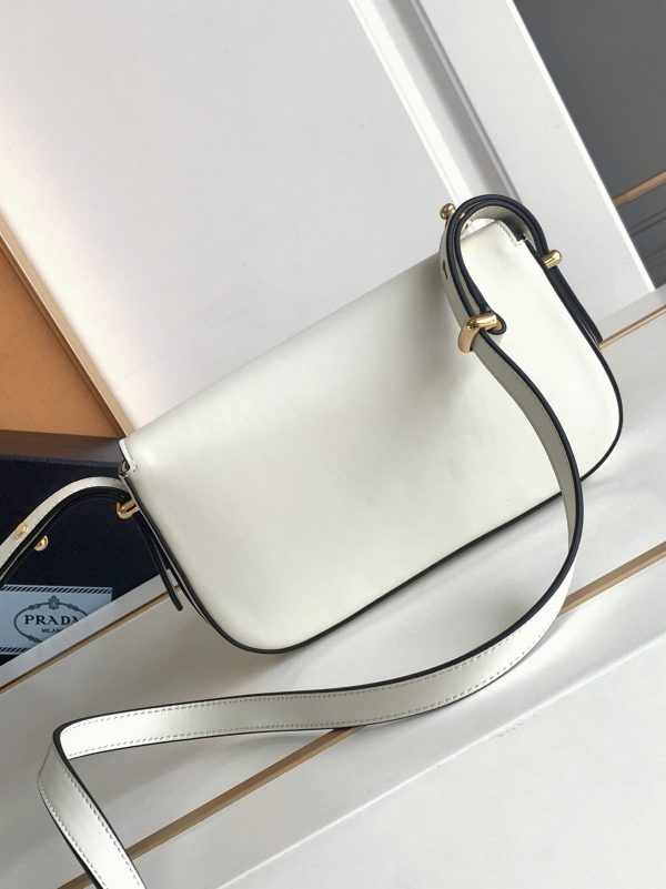 Faux sac bandoulière Prada en blanc – Image 9