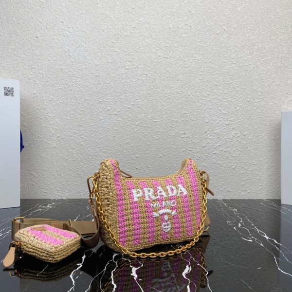 Contrefaçon sac Prada Re-Edition en rayures beige et rose – Image 7