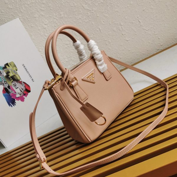 Contrefaçon du sac Prada Mini Galleria en rose poudré – Image 6