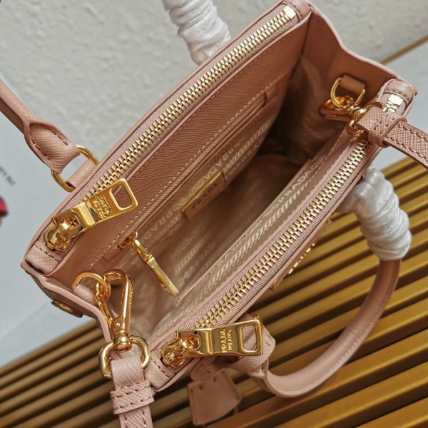 Contrefaçon du sac Prada Mini Galleria en rose poudré – Image 3