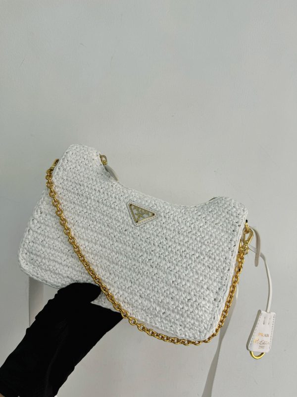 Faux sac crochet Prada Re-Edition en blanc – Image 5