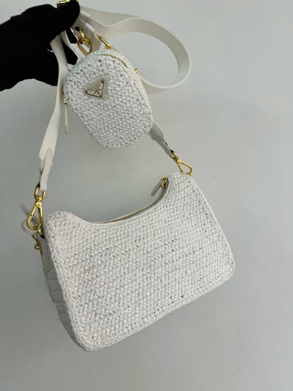 Faux sac crochet Prada Re-Edition en blanc – Image 2